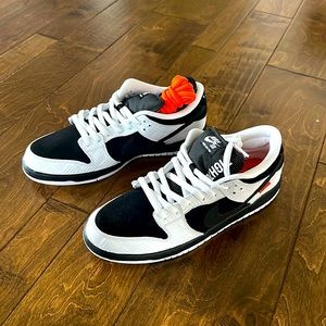 Nike TIGHTBOOTH x Dunk Low SB… New never worn, size 15